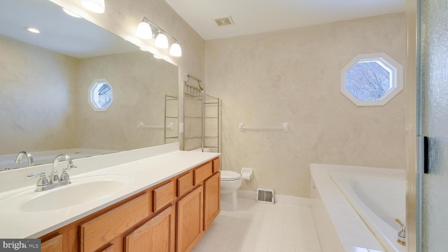 203 Cliveden Drive photo 35