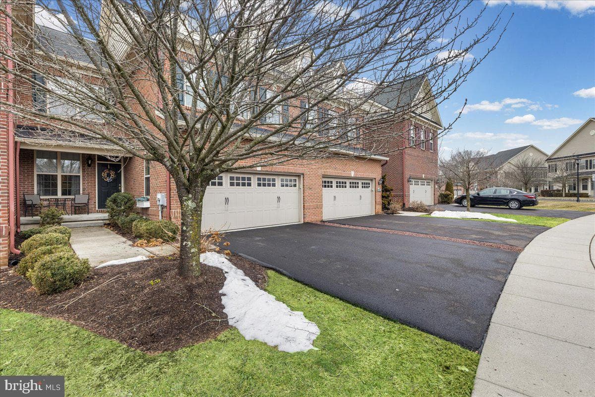 311 Saint James Drive photo 5