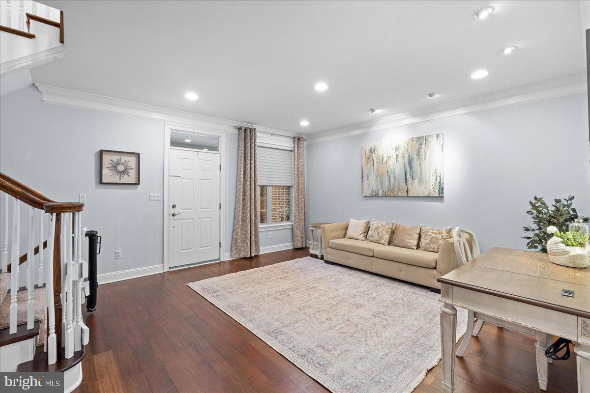 311 Saint James Drive photo 8