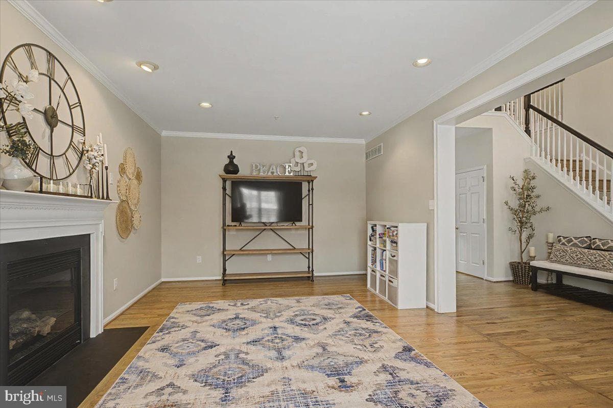 101 Sovereign Drive photo 12