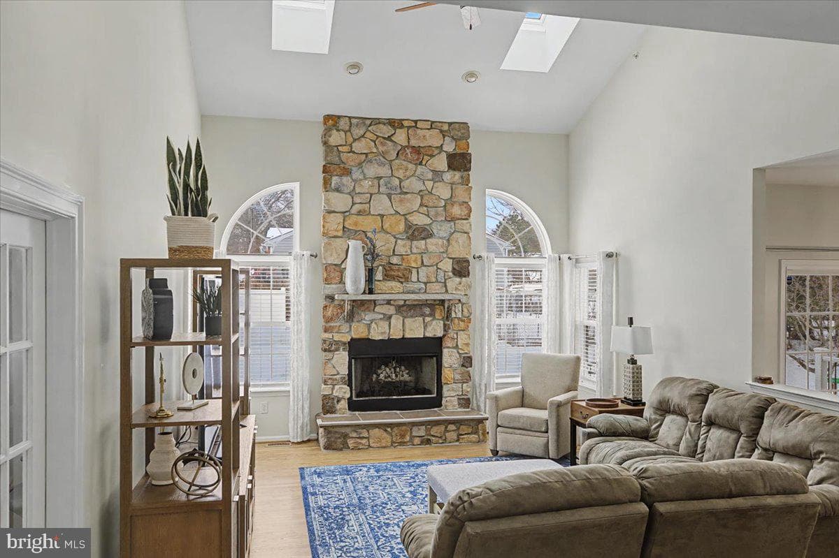 101 Sovereign Drive photo 14
