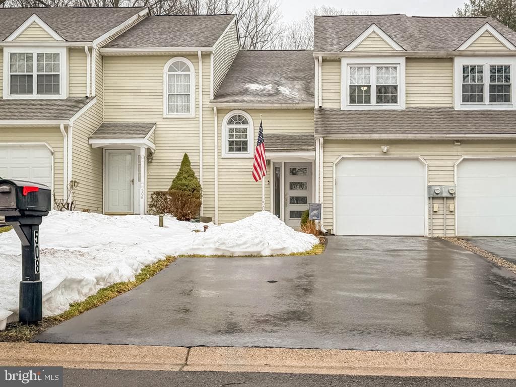 508 Ashton Circle photo 2