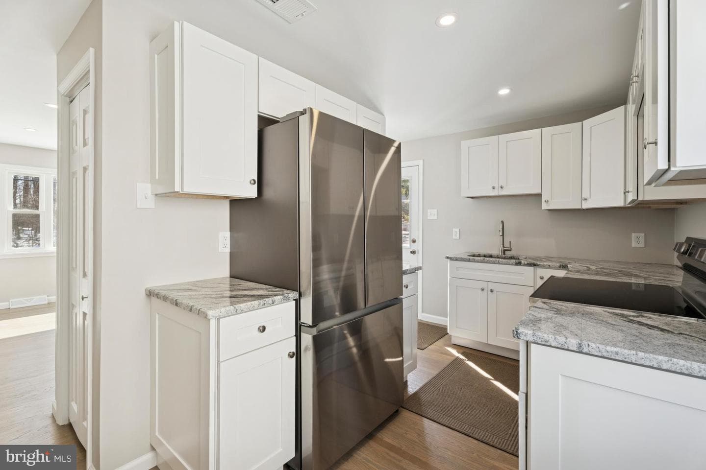 306 Grape Street photo 9