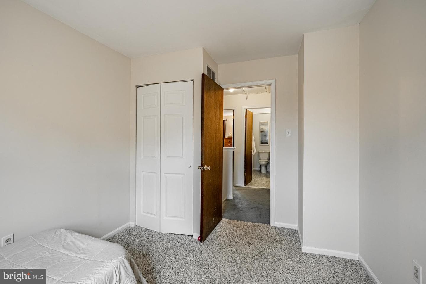 224 Yardley Court photo 15