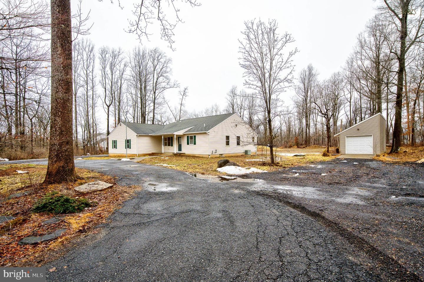 1347 E Thatcher Road photo 6