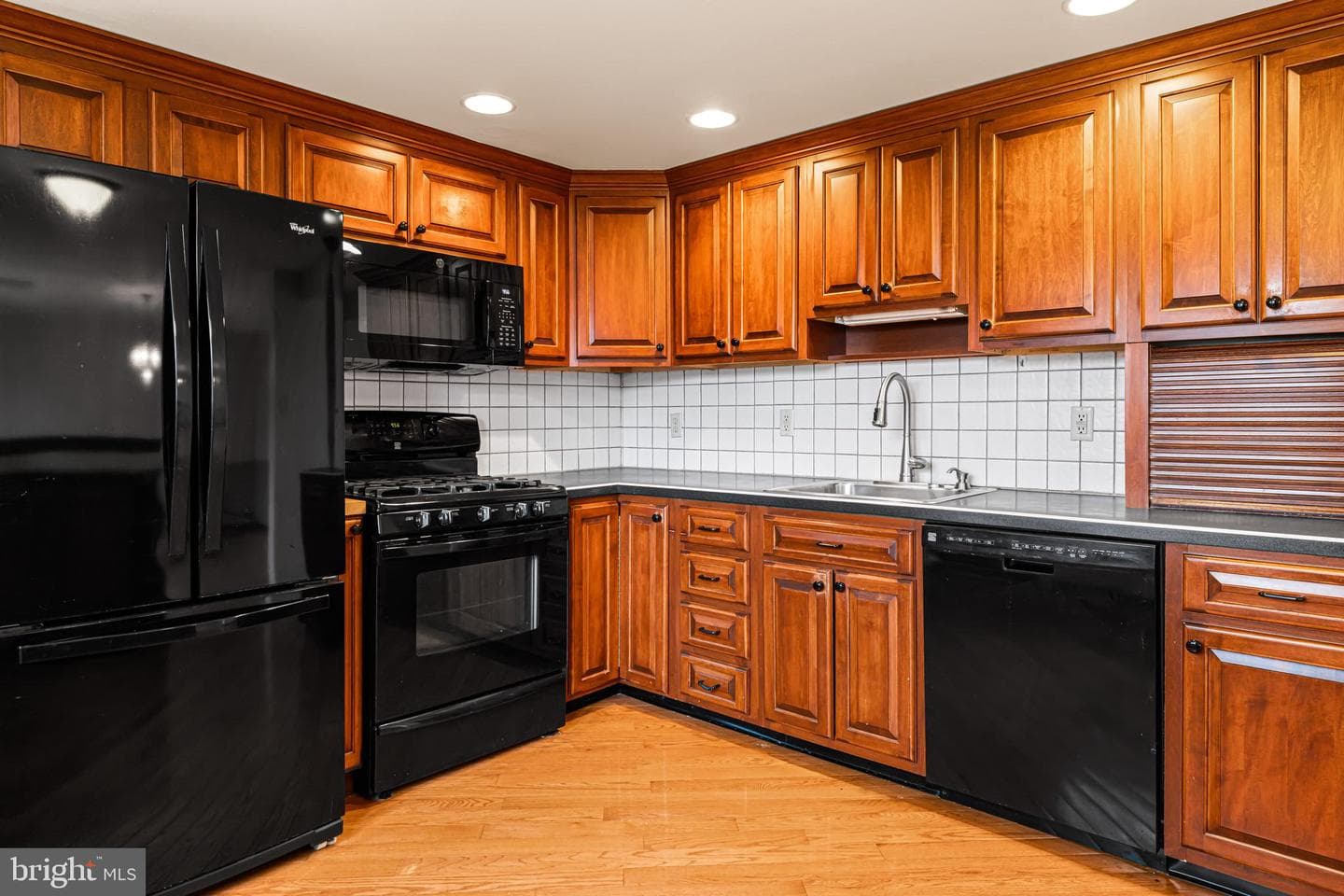 1413 Foster Road photo 8