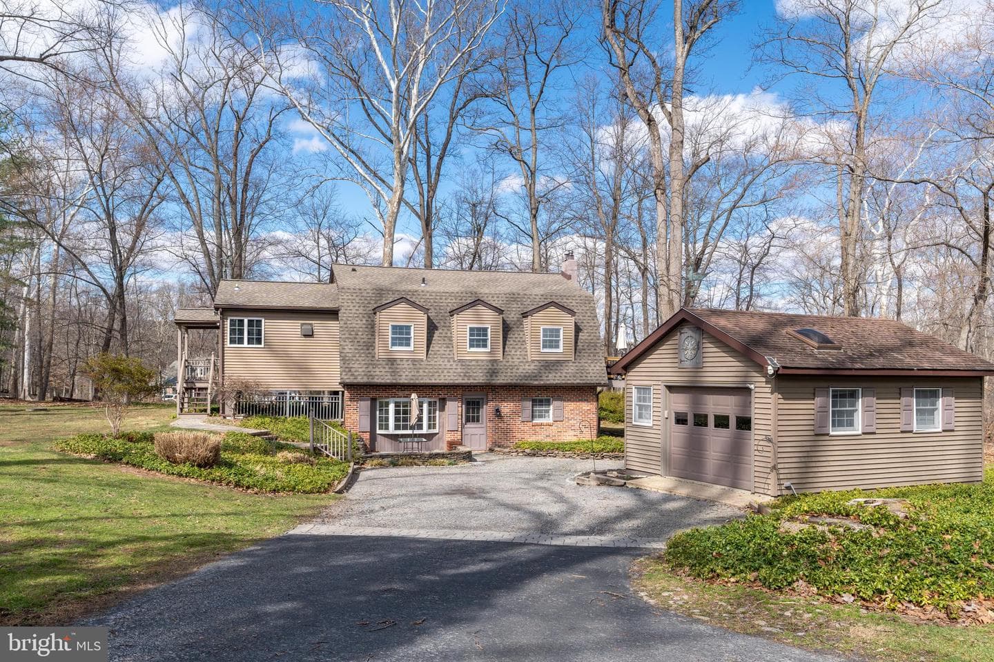 1596 River Rd photo 1