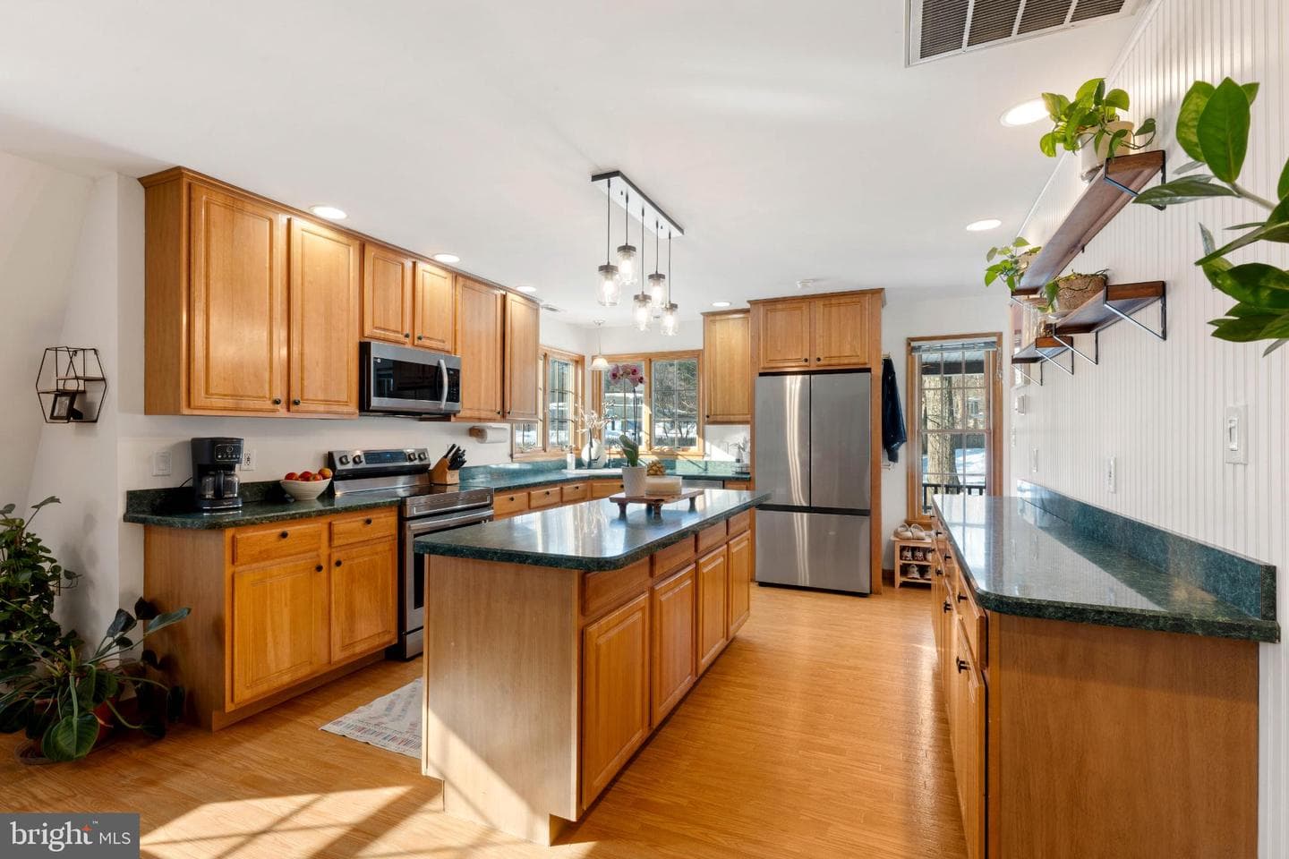 1596 River Rd photo 5