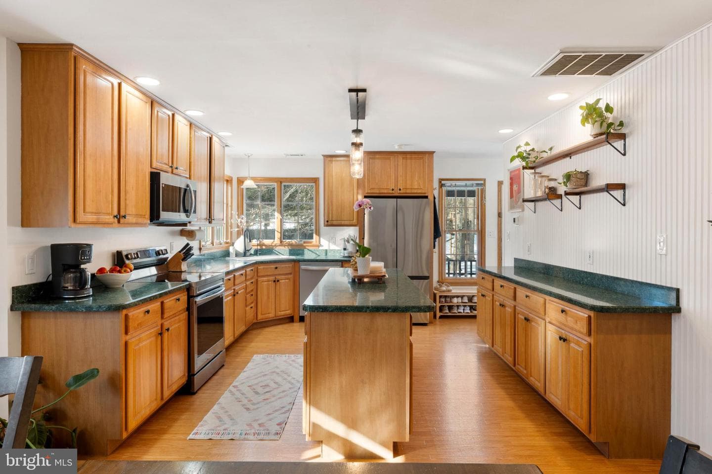 1596 River Rd photo 6