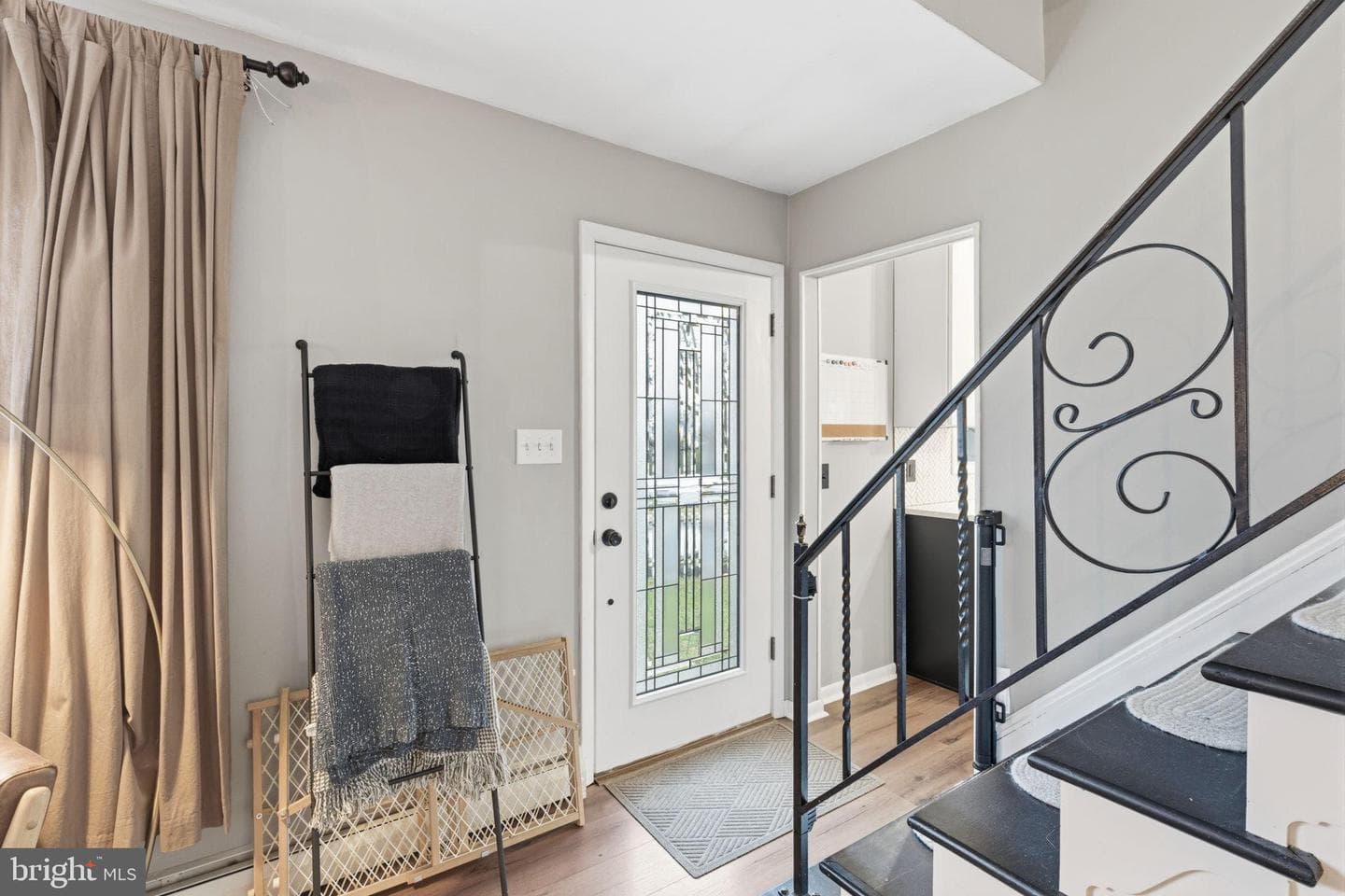 708 Barclay Avenue photo 6