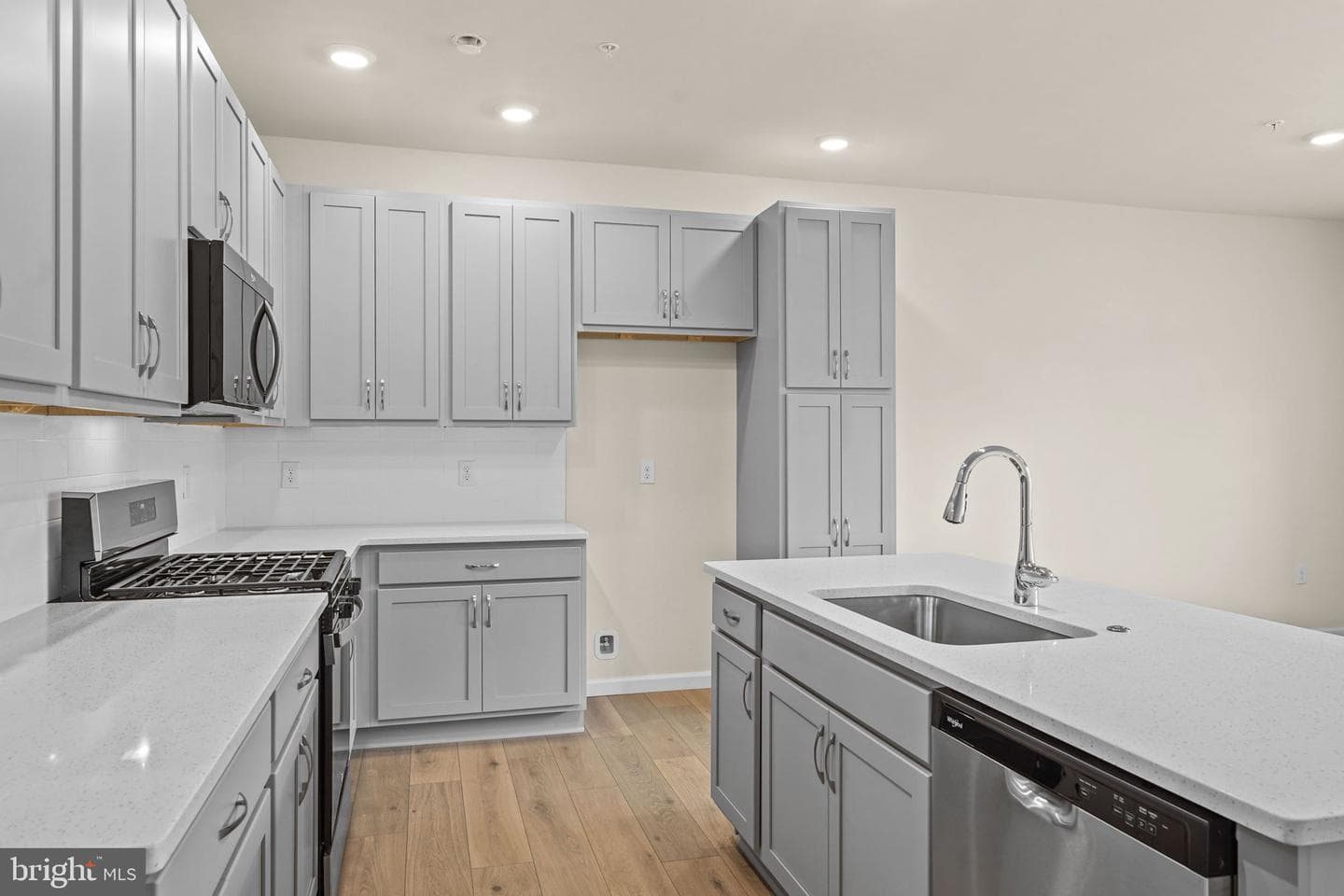 40 N Eighth Street photo 4