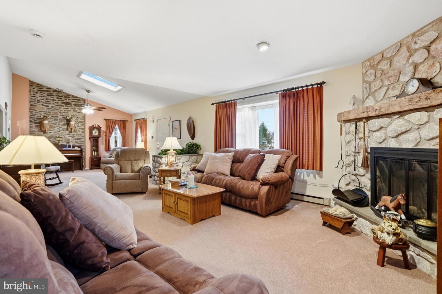 1202 Hilltown Pike photo 3