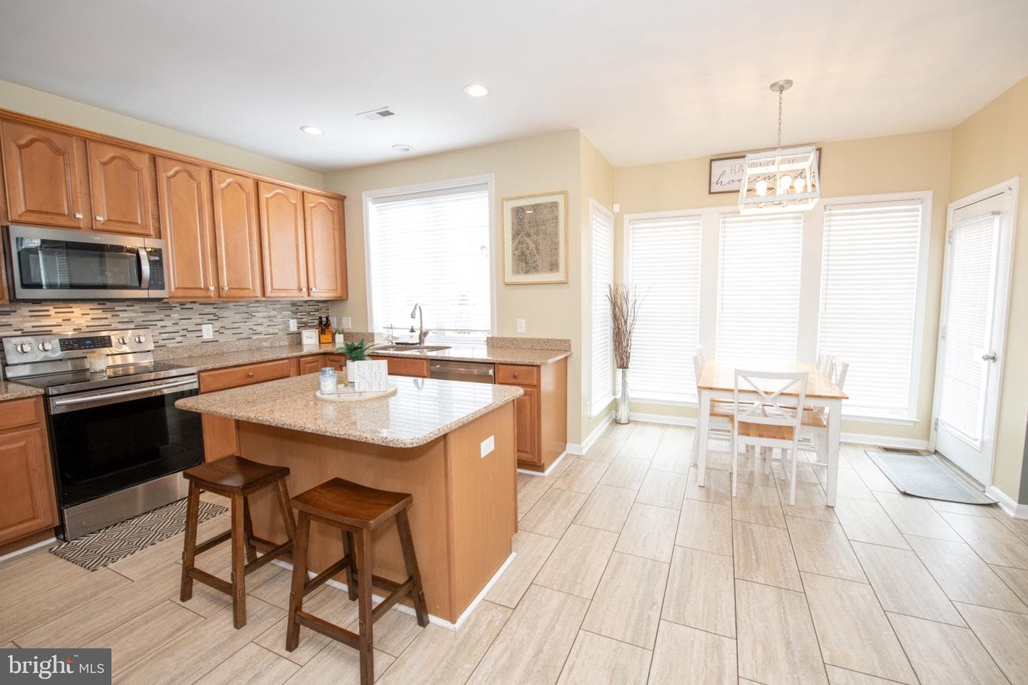 358 E Armstrong Drive photo 13