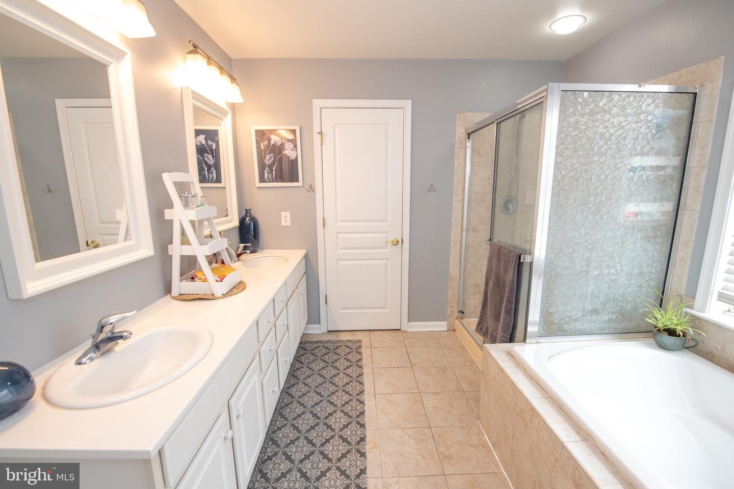 358 E Armstrong Drive photo 23