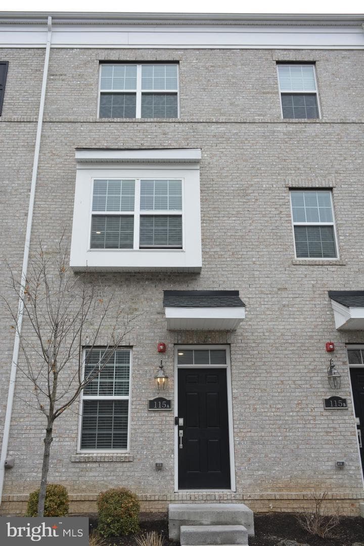 115 King St photo 1