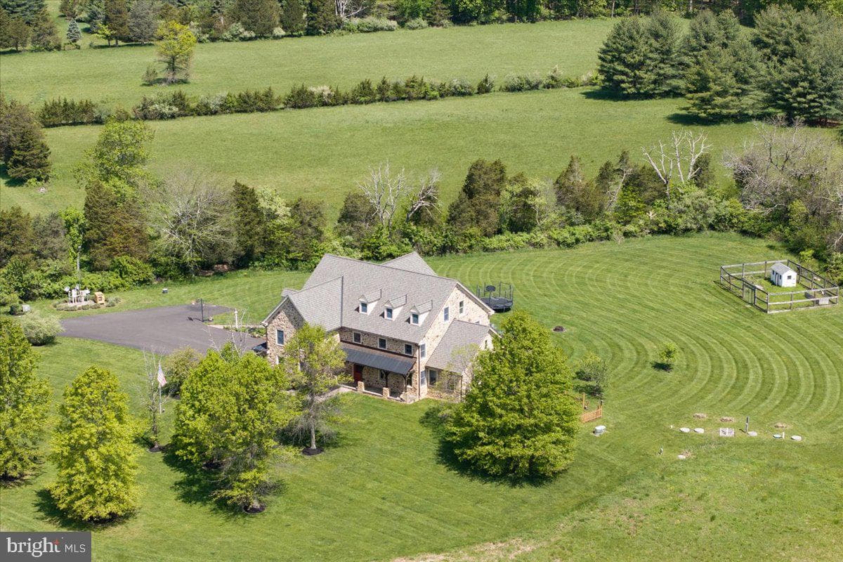 26 Wormansville Road, Pipersville