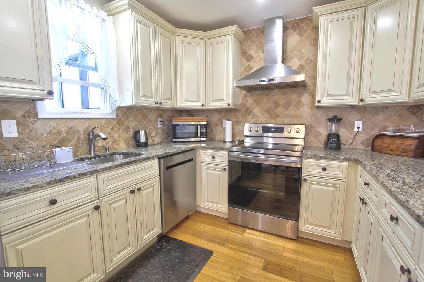 1206 Nassau Road photo 6