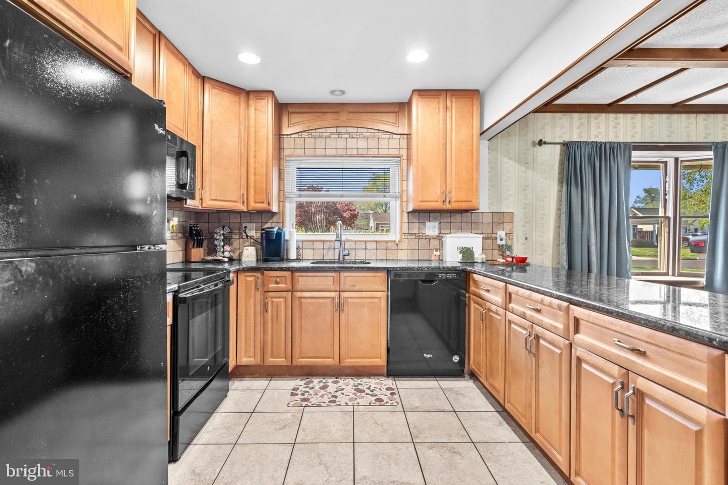 58 Nearwood Lane, Levittown