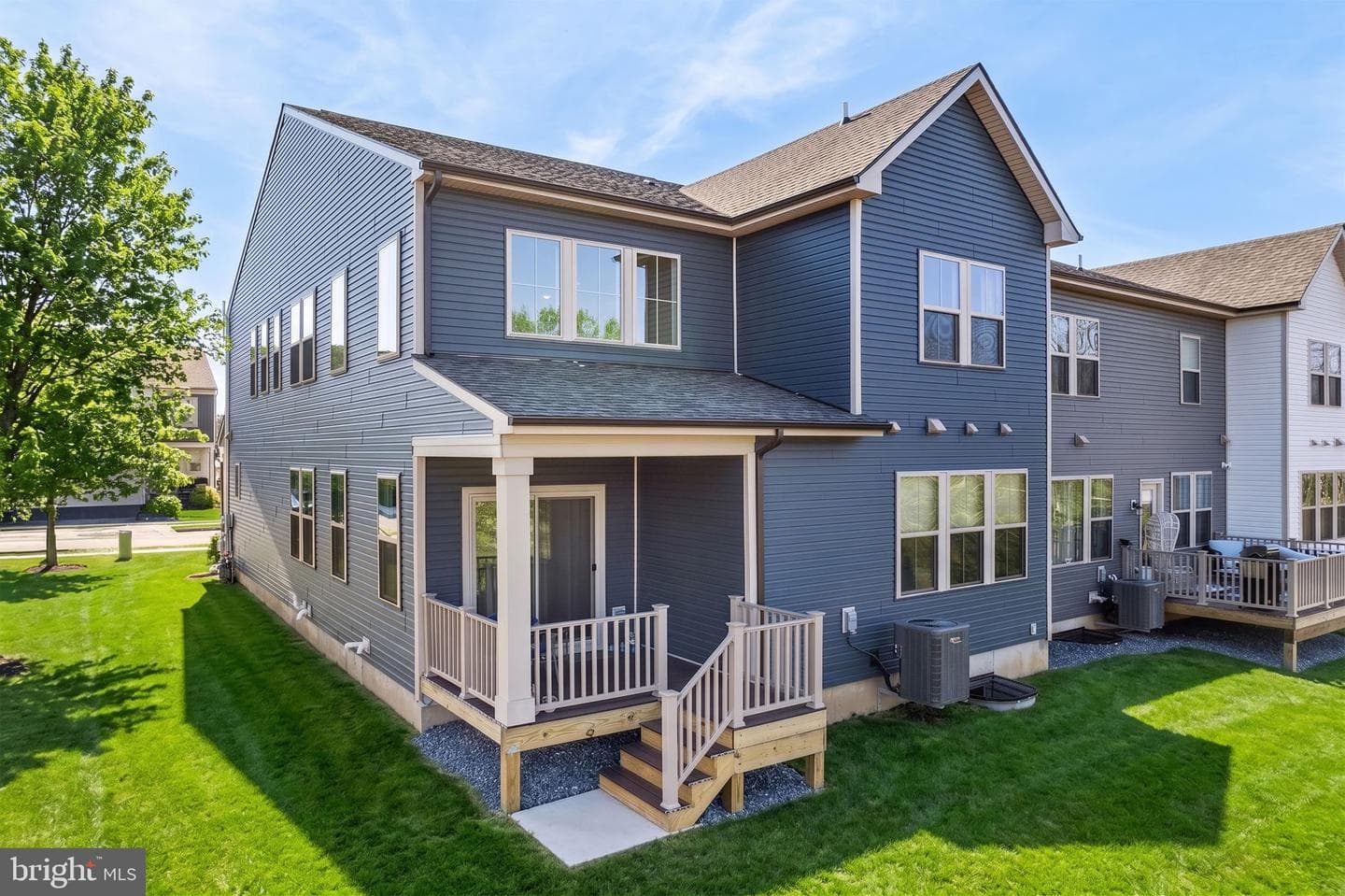 2016 Marquis Lane photo 34