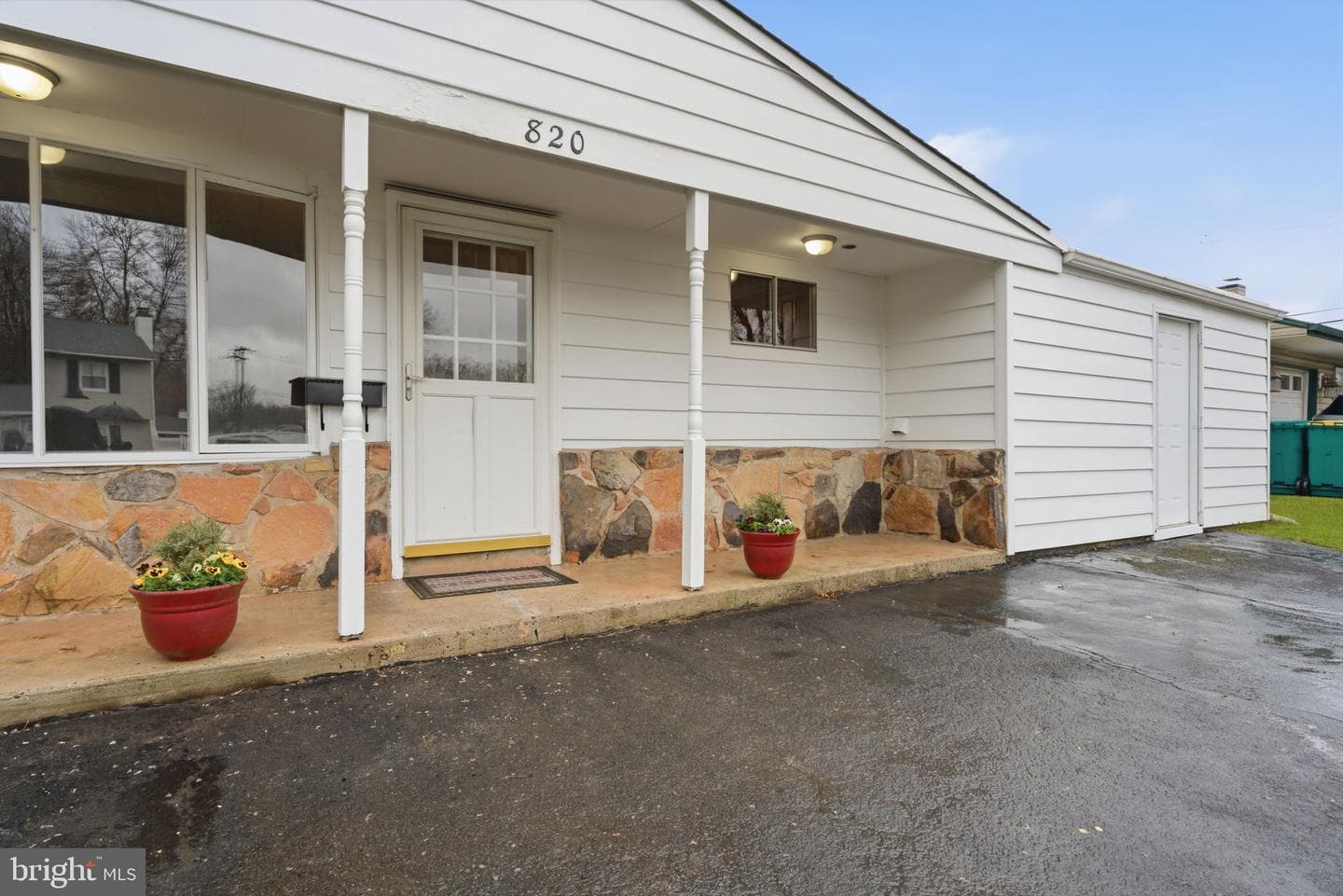 820 Auburn Road photo 3
