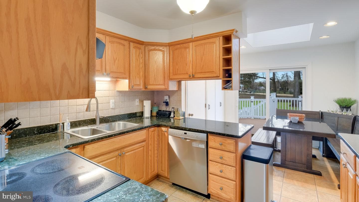 79 W Buttonwood Dr photo 13