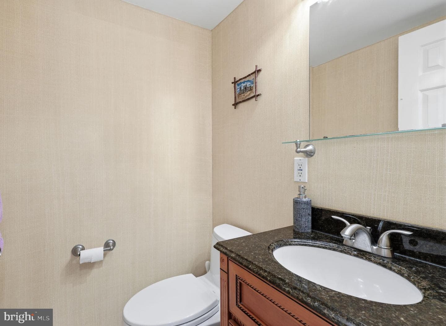 2125 Weybridge Commons photo 24