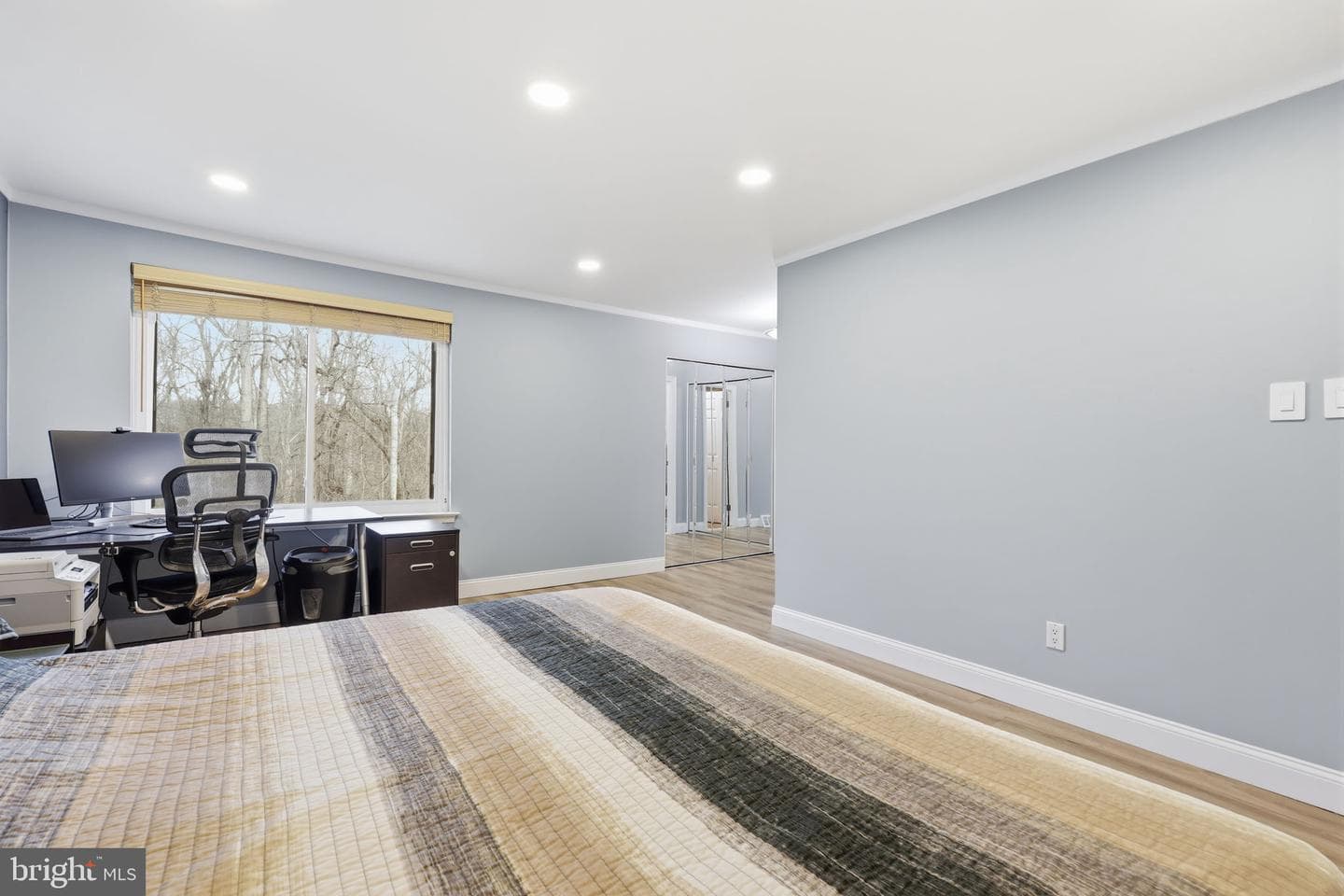 2125 Weybridge Commons photo 27