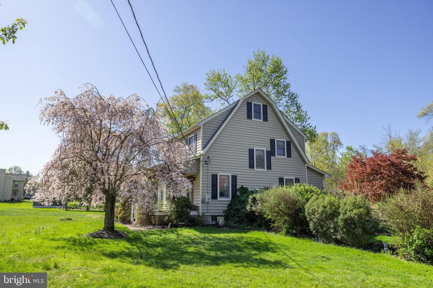 1684 Chestnut Ridge Road photo 2