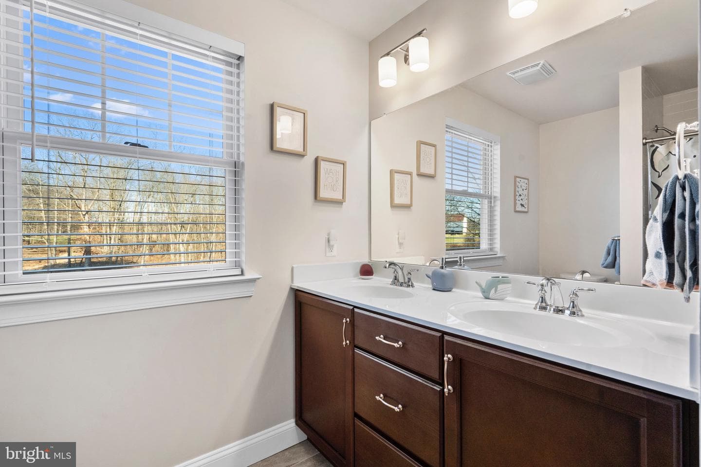 2408 Diamond Street photo 35