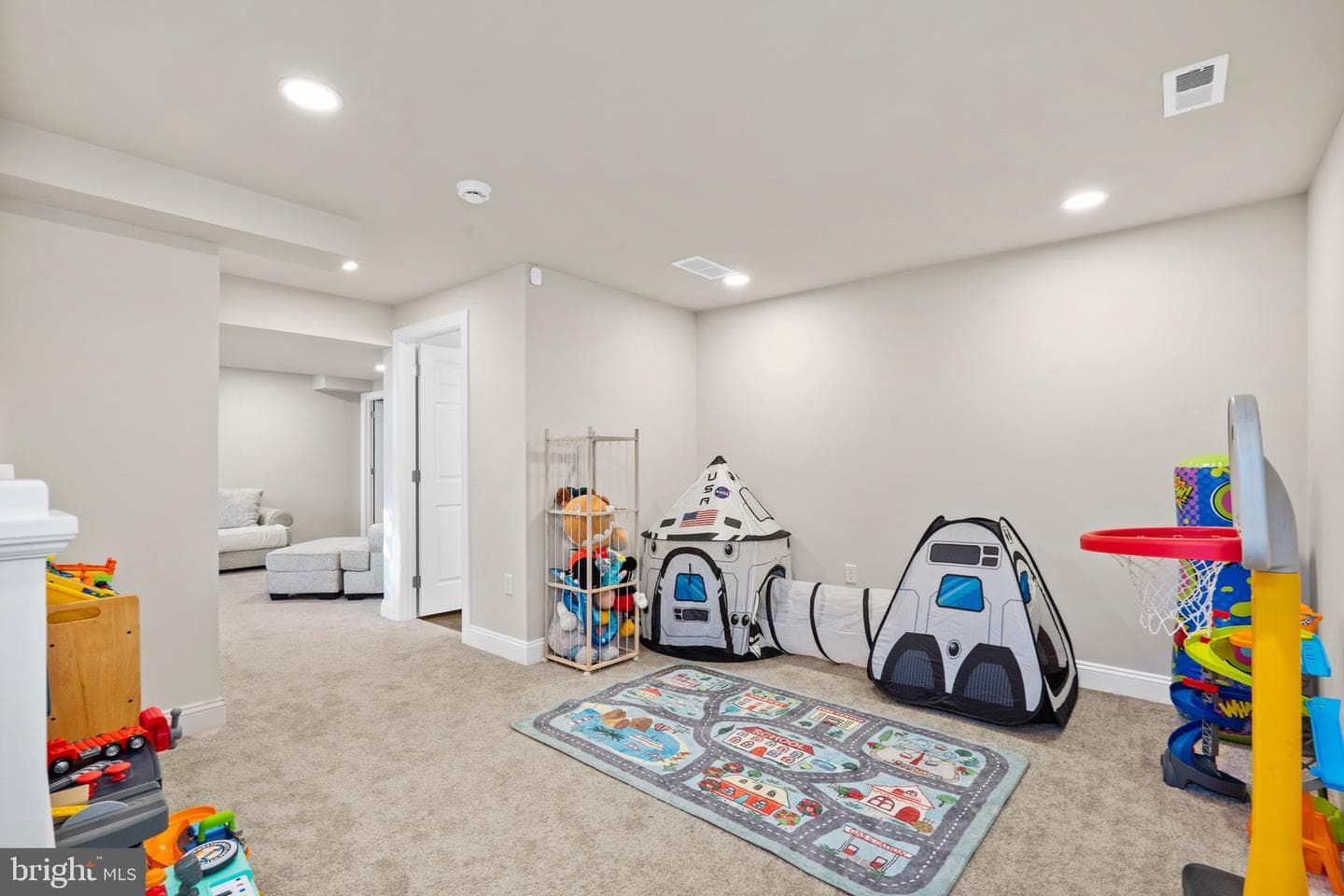2408 Diamond Street photo 36