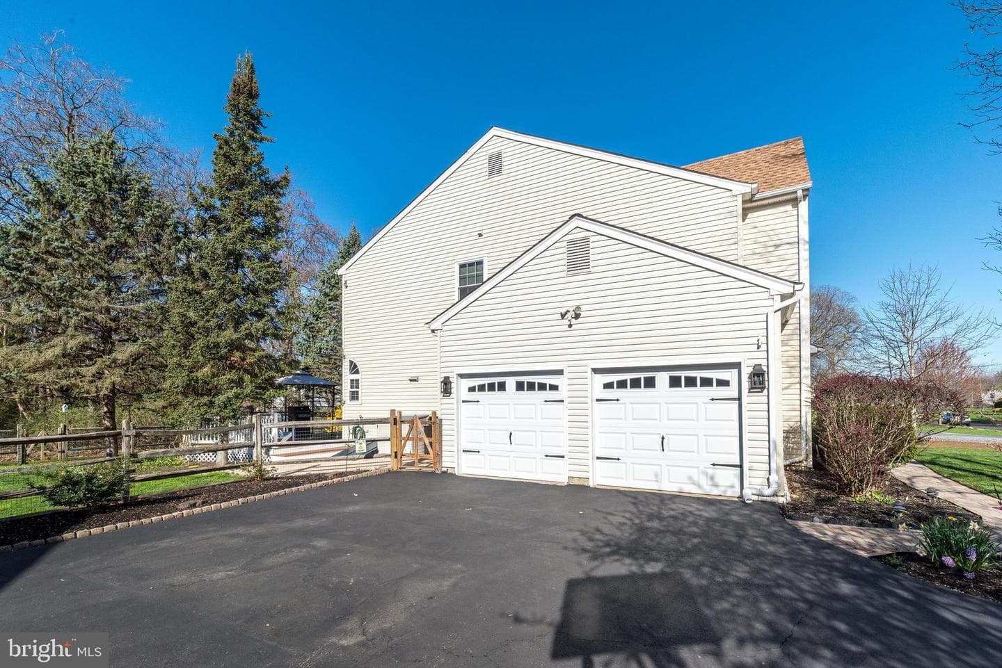 115 Saddle Brook Drive photo 4