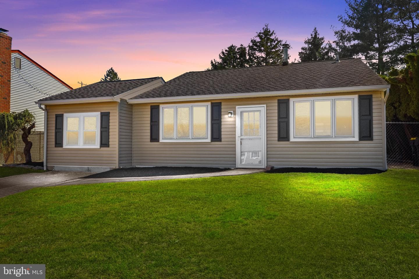 4421 Roselyn Lane photo 5