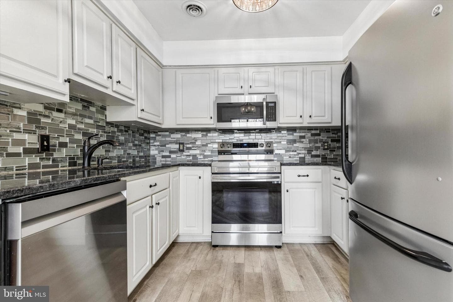 108 Christopher Place #108 photo 7