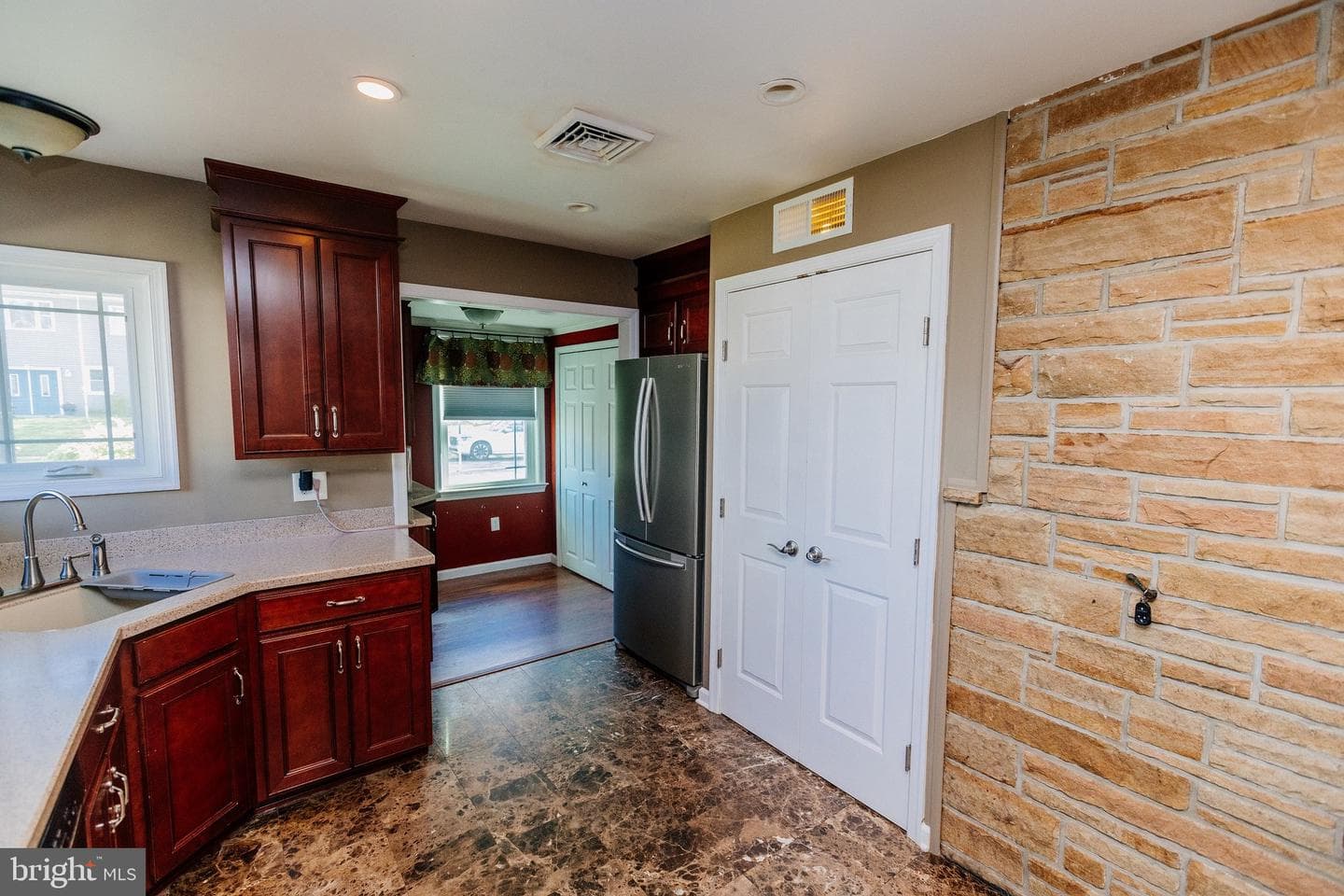 35 Mimosa Lane photo 12