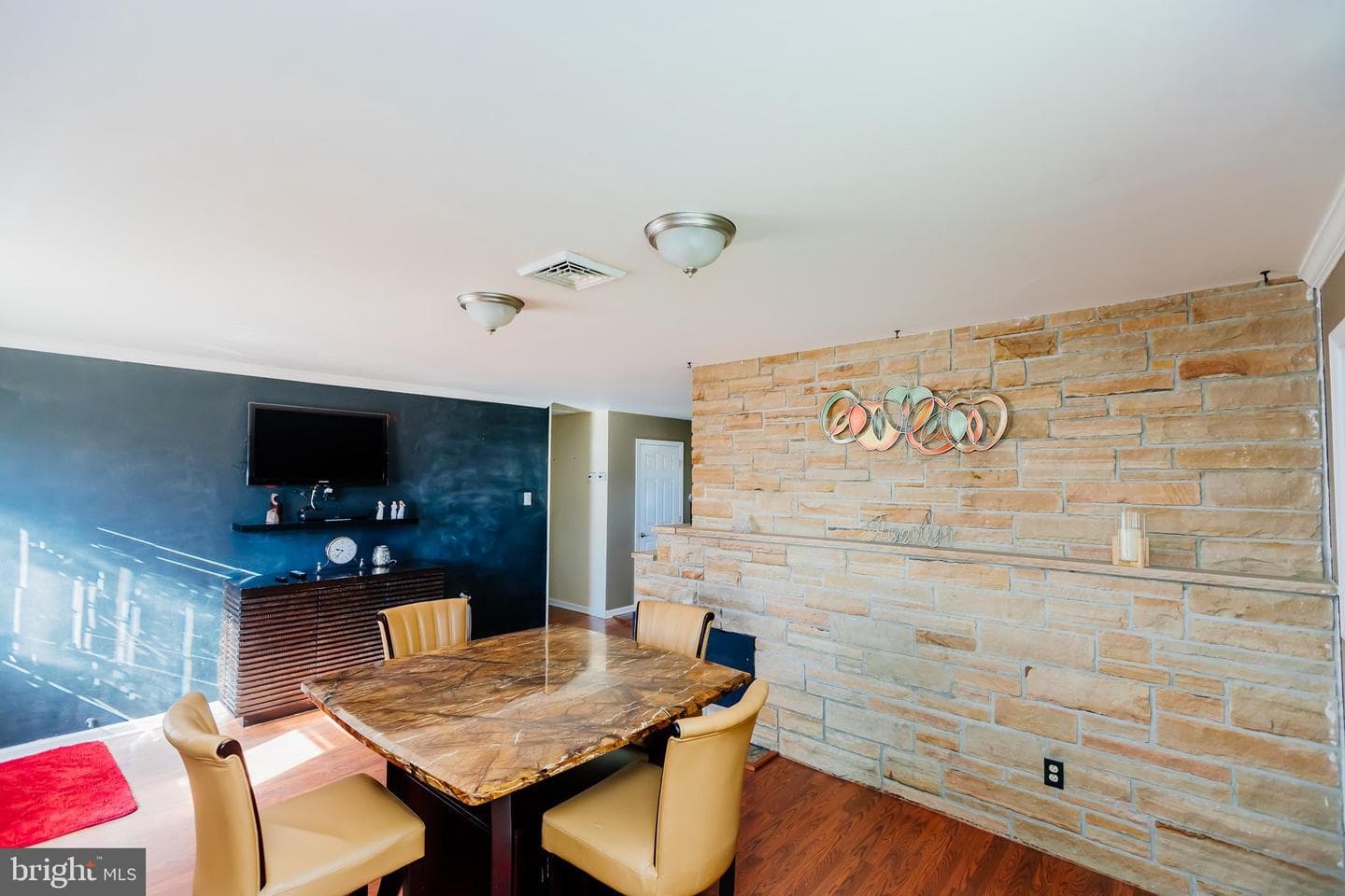 35 Mimosa Lane photo 17