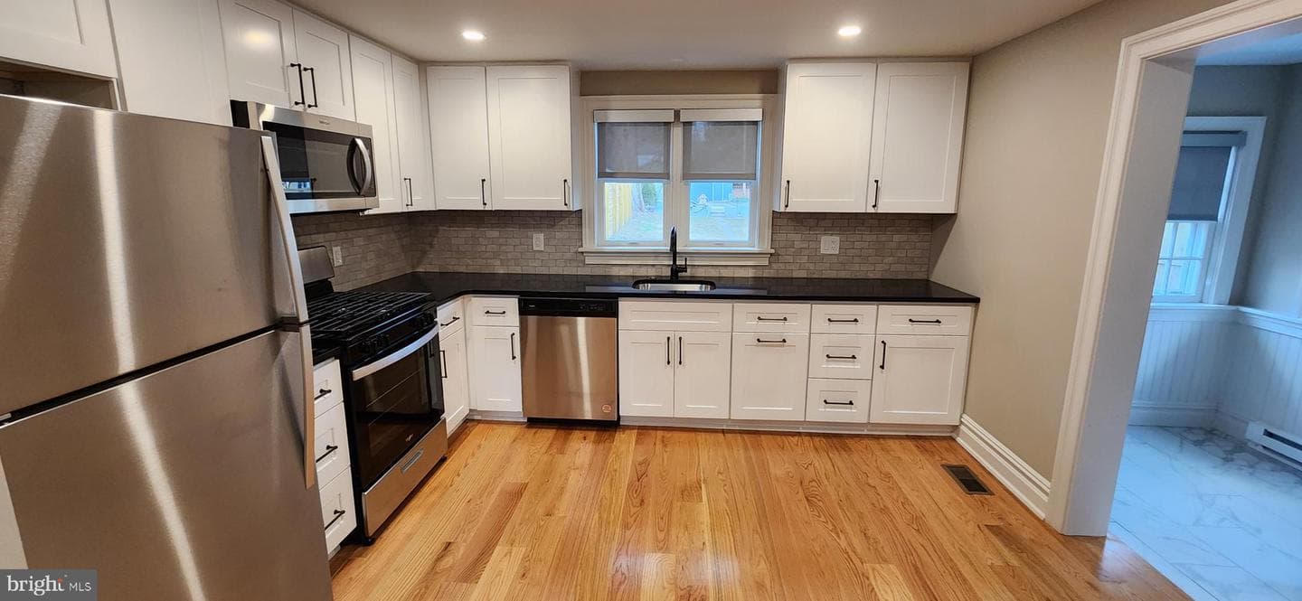 173 Washington Street photo 8