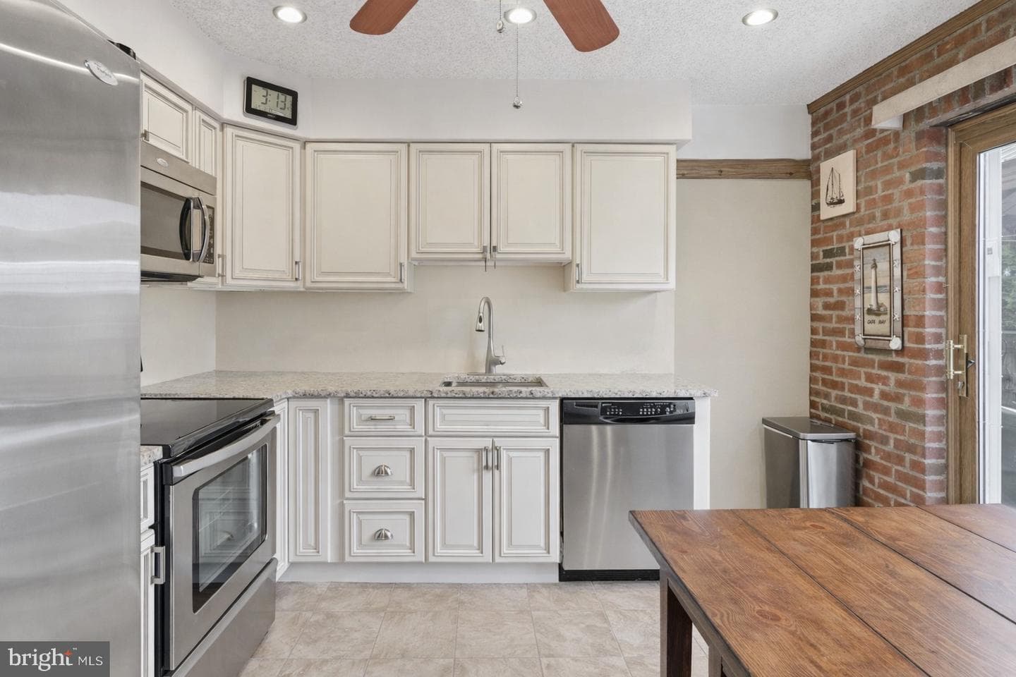 2500 Alexis Court photo 17