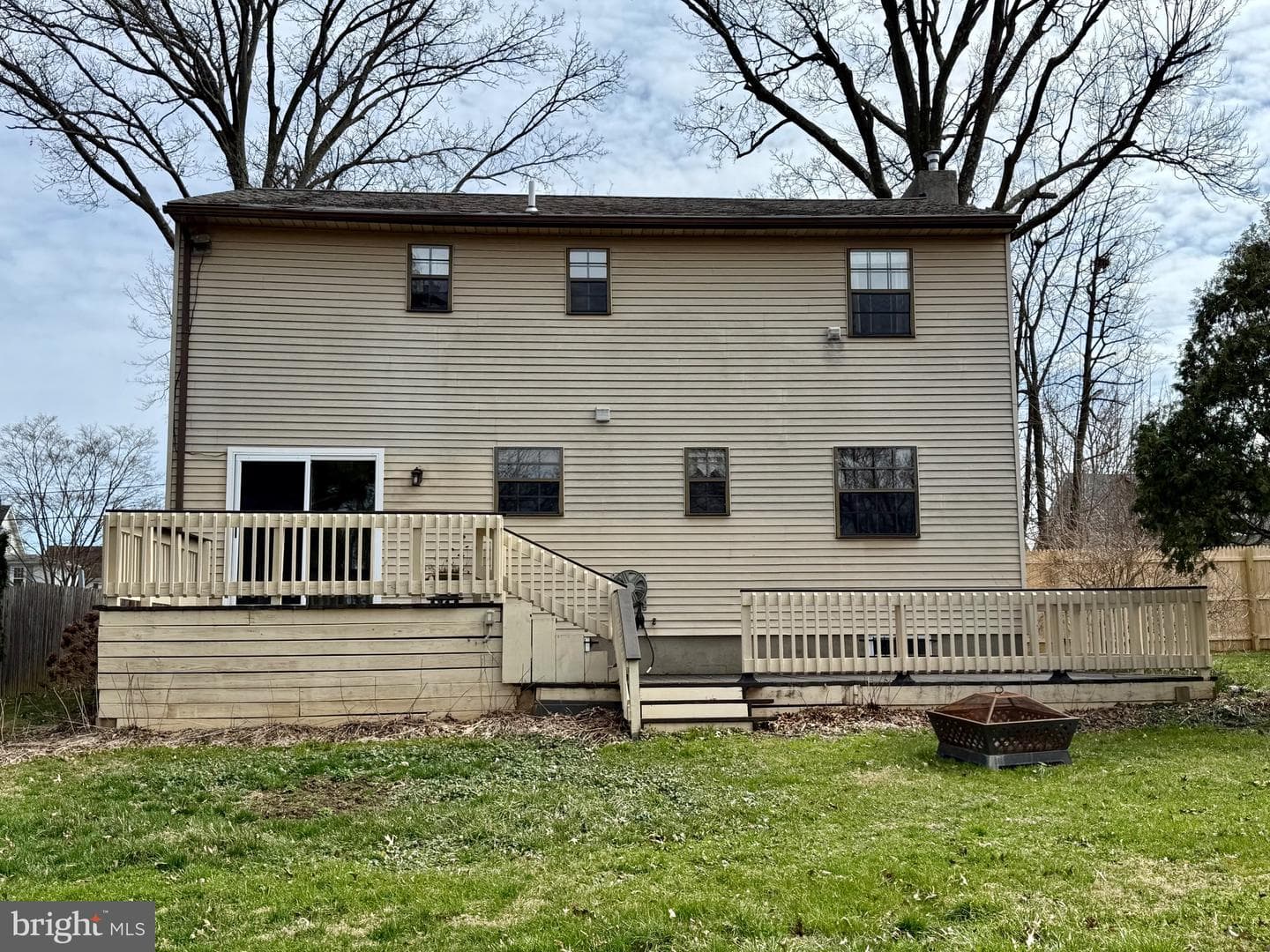 988 Baxter Avenue photo 43