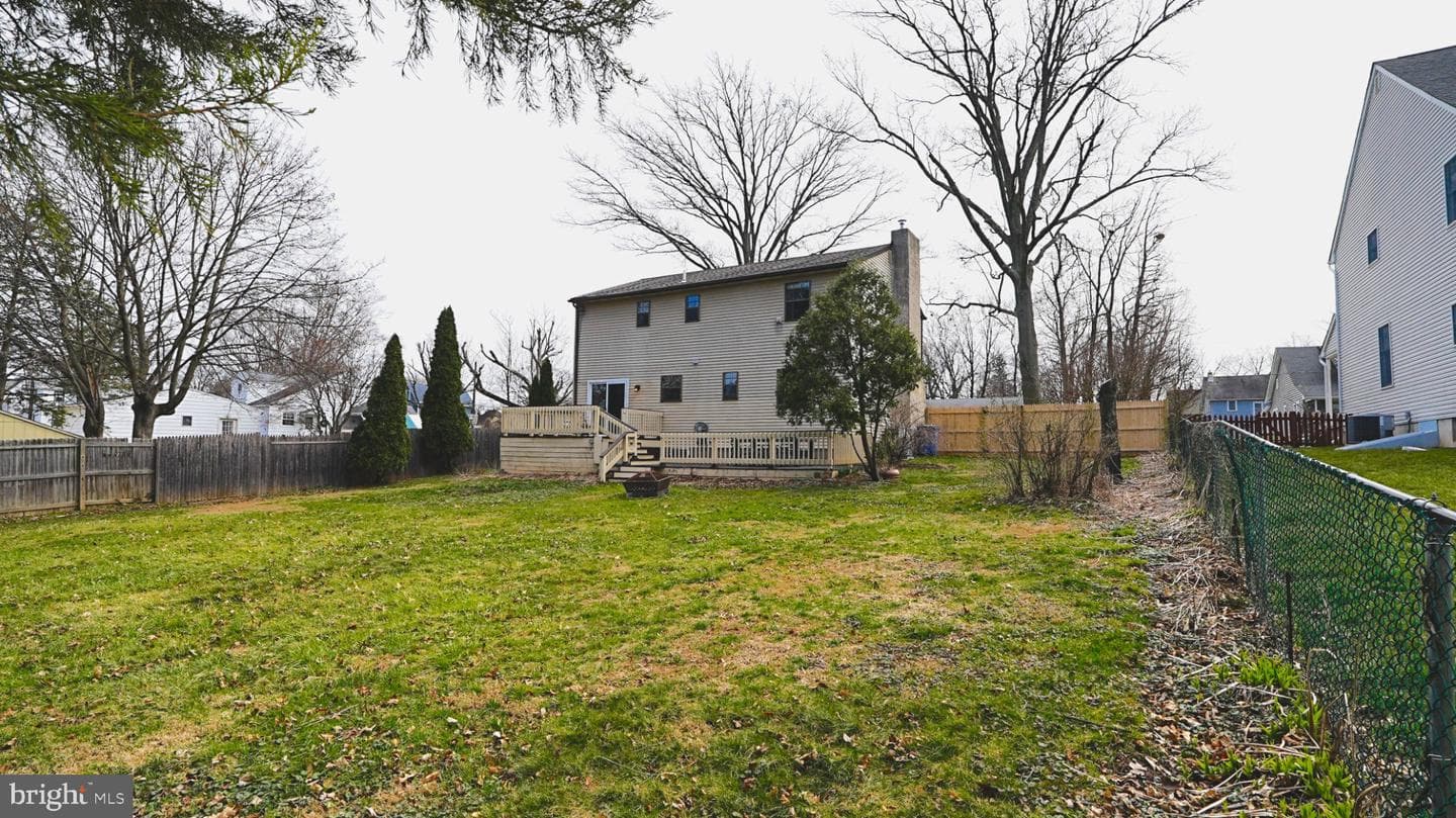 988 Baxter Avenue photo 44