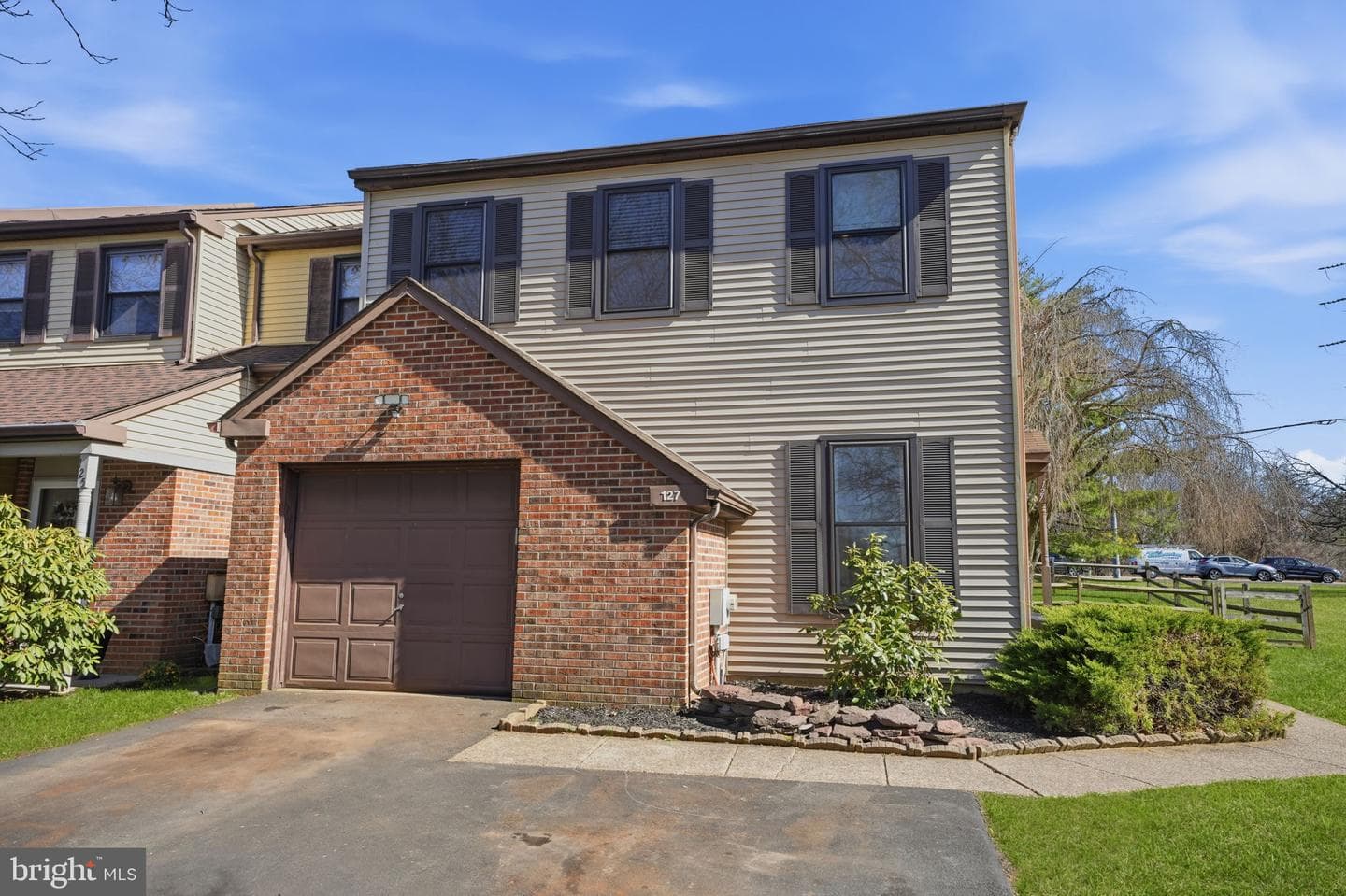 127 Parkview Way photo 3