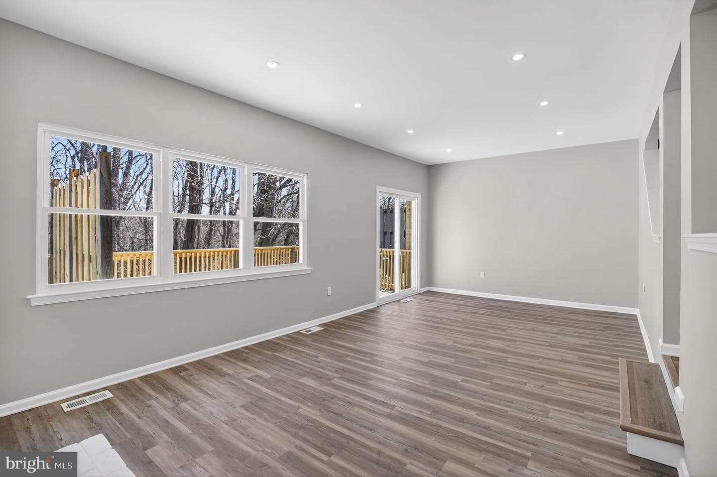 9 E Ridge Mews photo 10