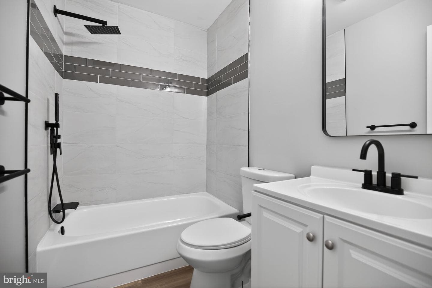 9 E Ridge Mews photo 23