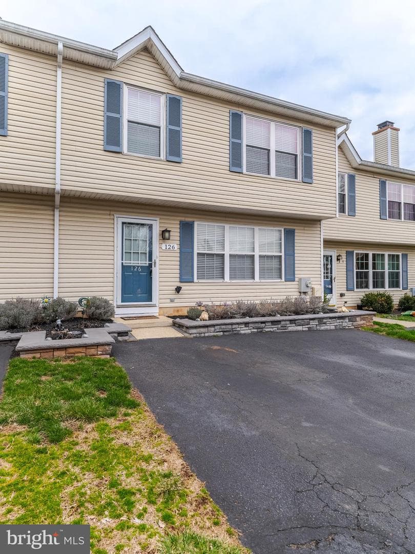 126 Megan Circle photo 3