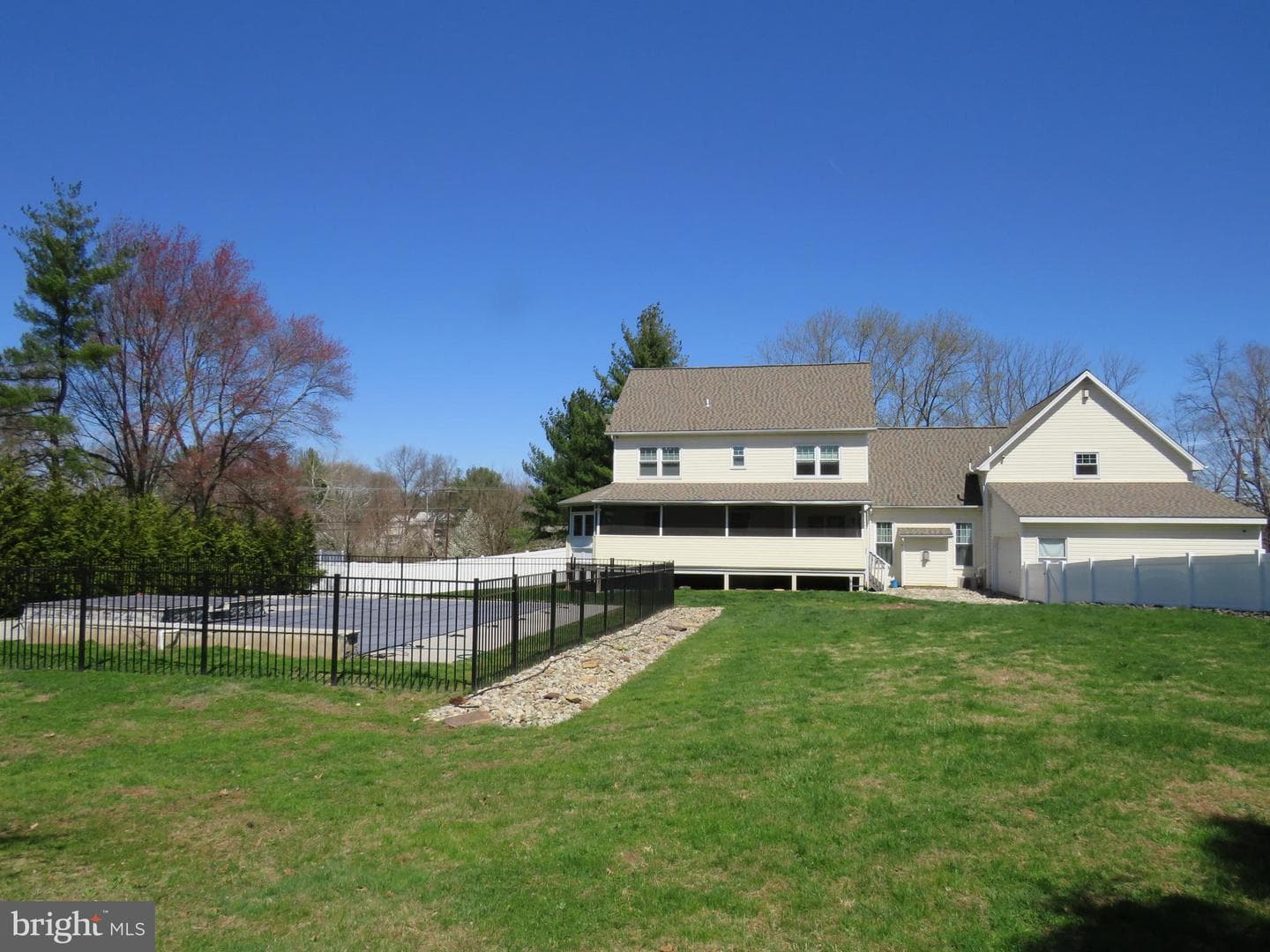 10 Spring Hill Lane photo 60