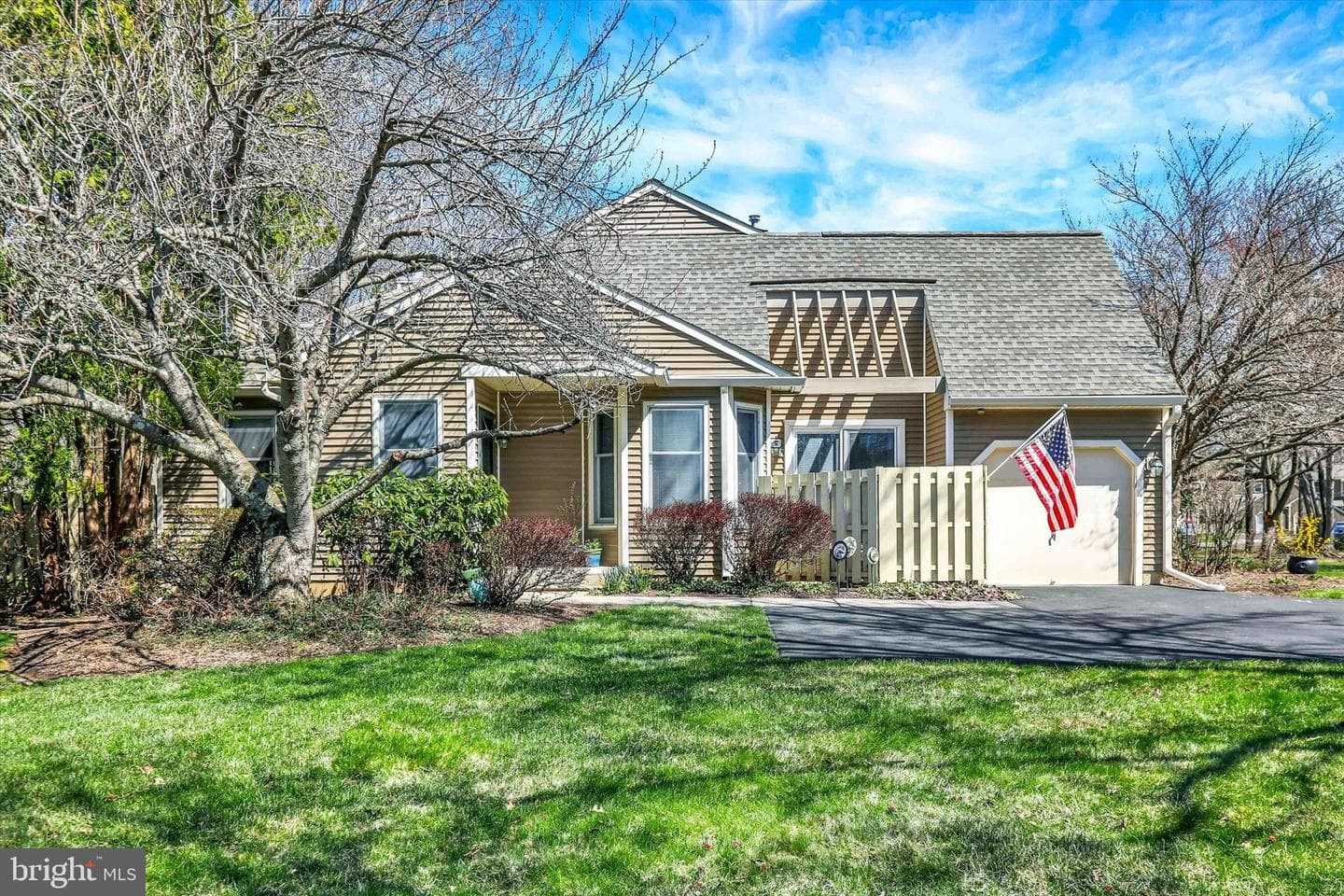 1576 Applewood Circle