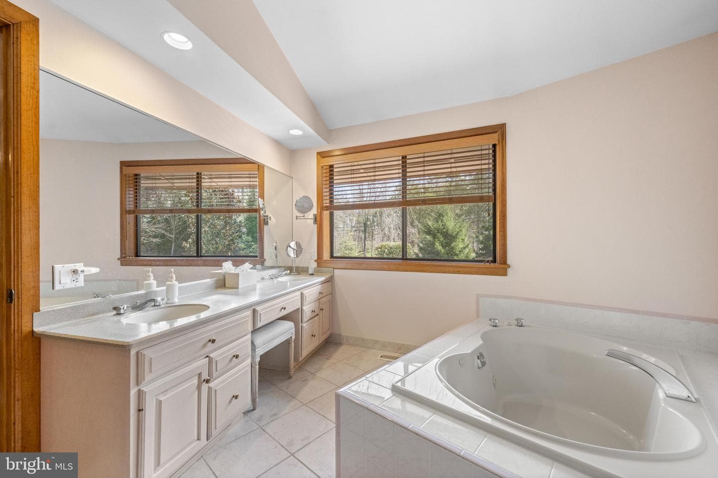2119 S Sugan Road photo 31