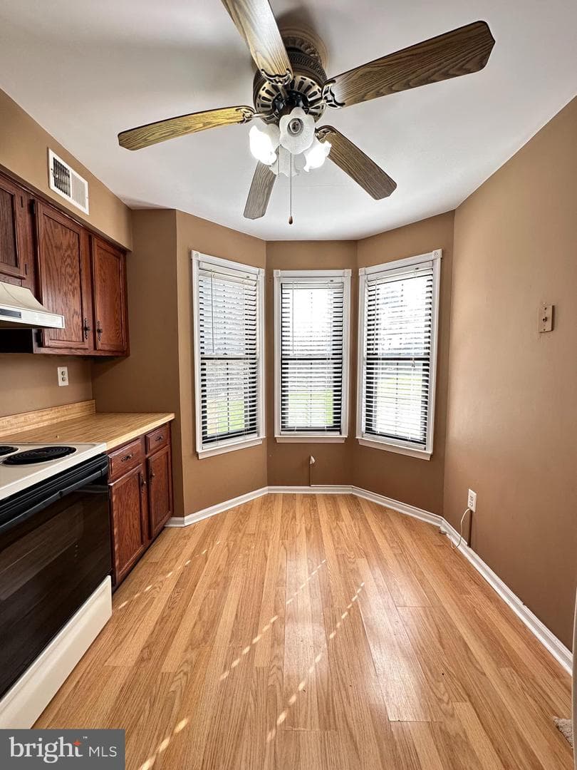 806 Barry Court photo 5