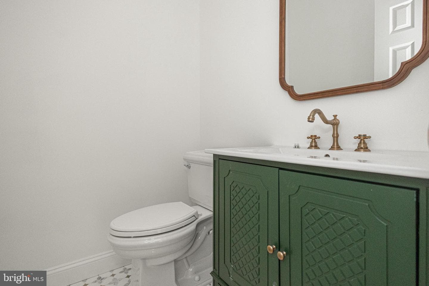 21 Bellinghamshire Place photo 77