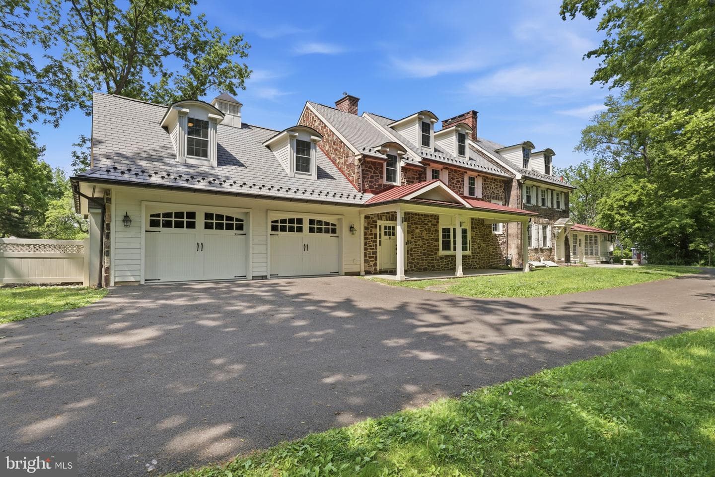 1682 Clydesdale Circle photo 3