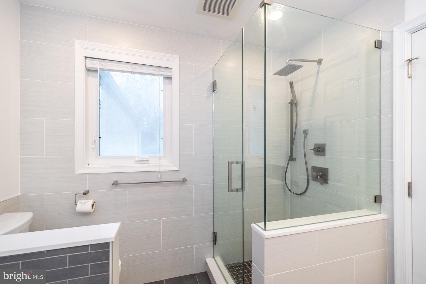 1630 Bonnie Brae Drive photo 24